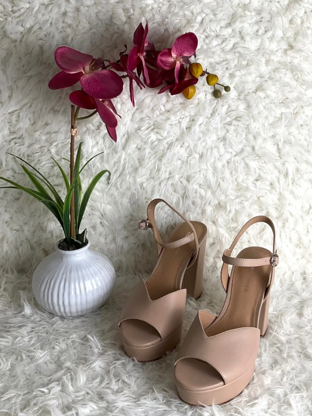 MARC FISHER WOMEN'S BEIGE PLATFORM SHOES~SIZE 7.5!